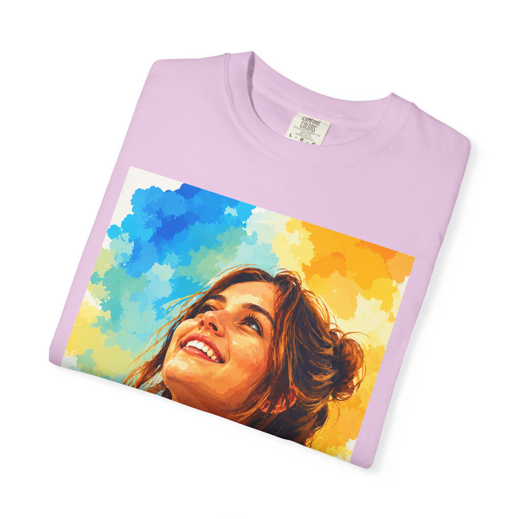 Camiseta con retrato — Ilustración de una mujer sonriente y colorida